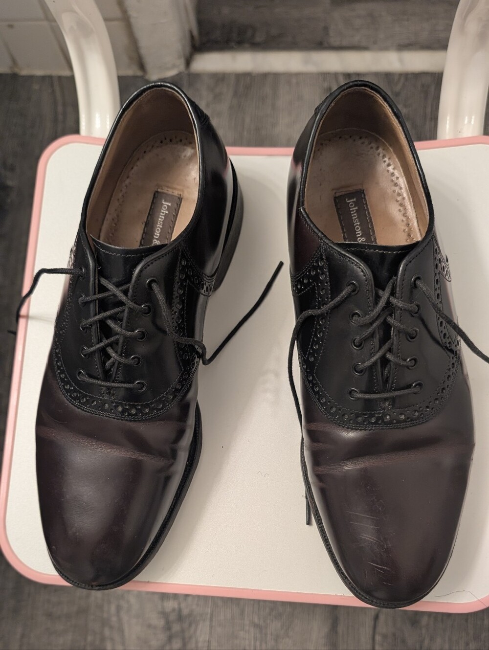 Johnston & Murphy Men’s Black/Burgundy Wingtip Oxfords